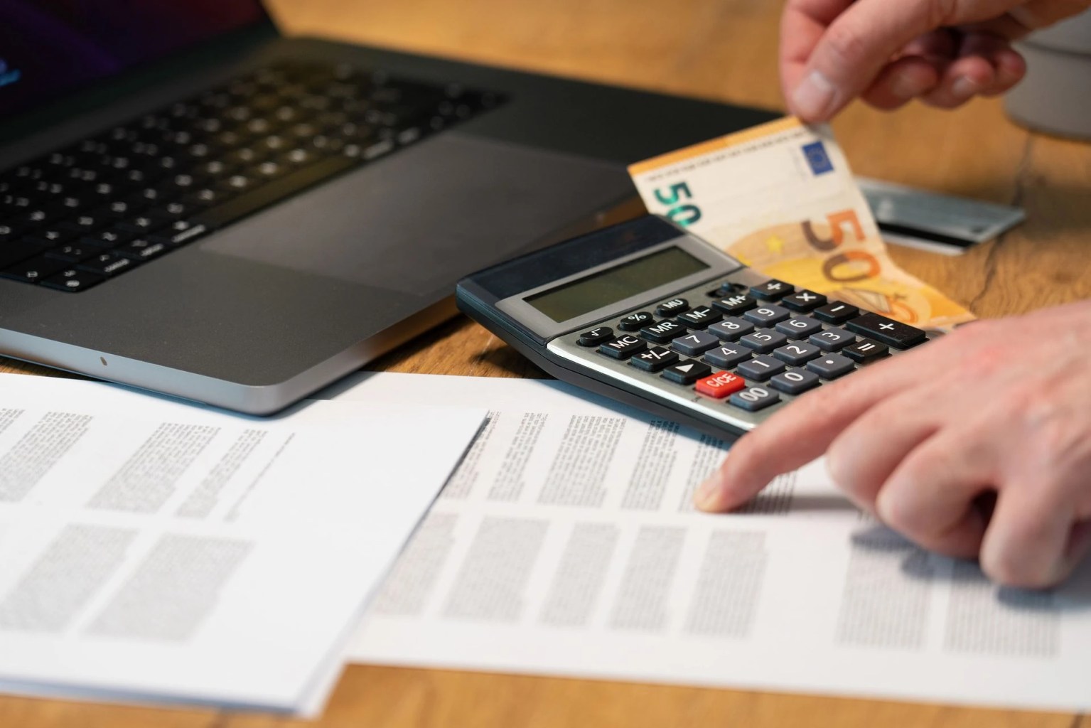 Análisis de variaciones presupuestarias: cómo comparar presupuesto vs. resultado real